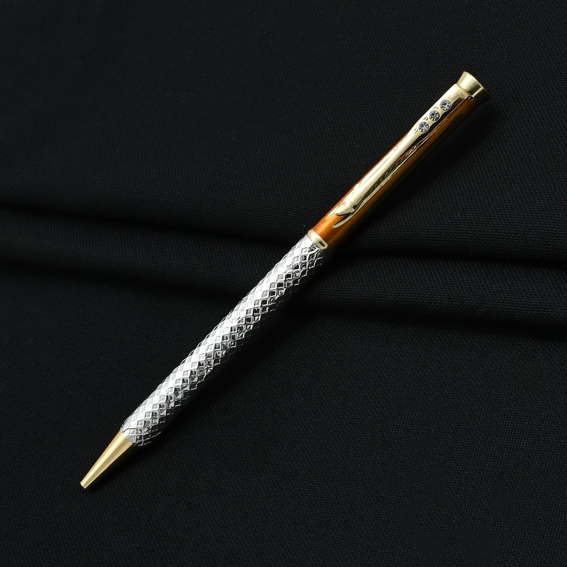This Silver Gold Polish Pen perfect gift for teachers day, corporate professionals, and writers alike.