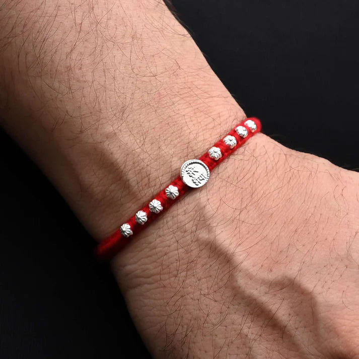 Silver Center Written Mere Bhaiya with Flower Design Rakhi for Boys