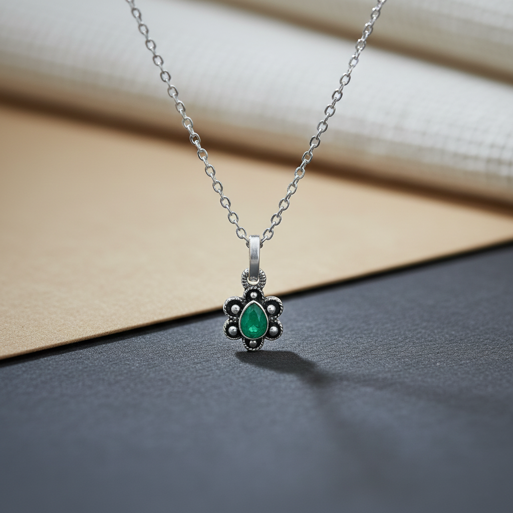 Vintage Style Silver Floral Pendant – Green Stone